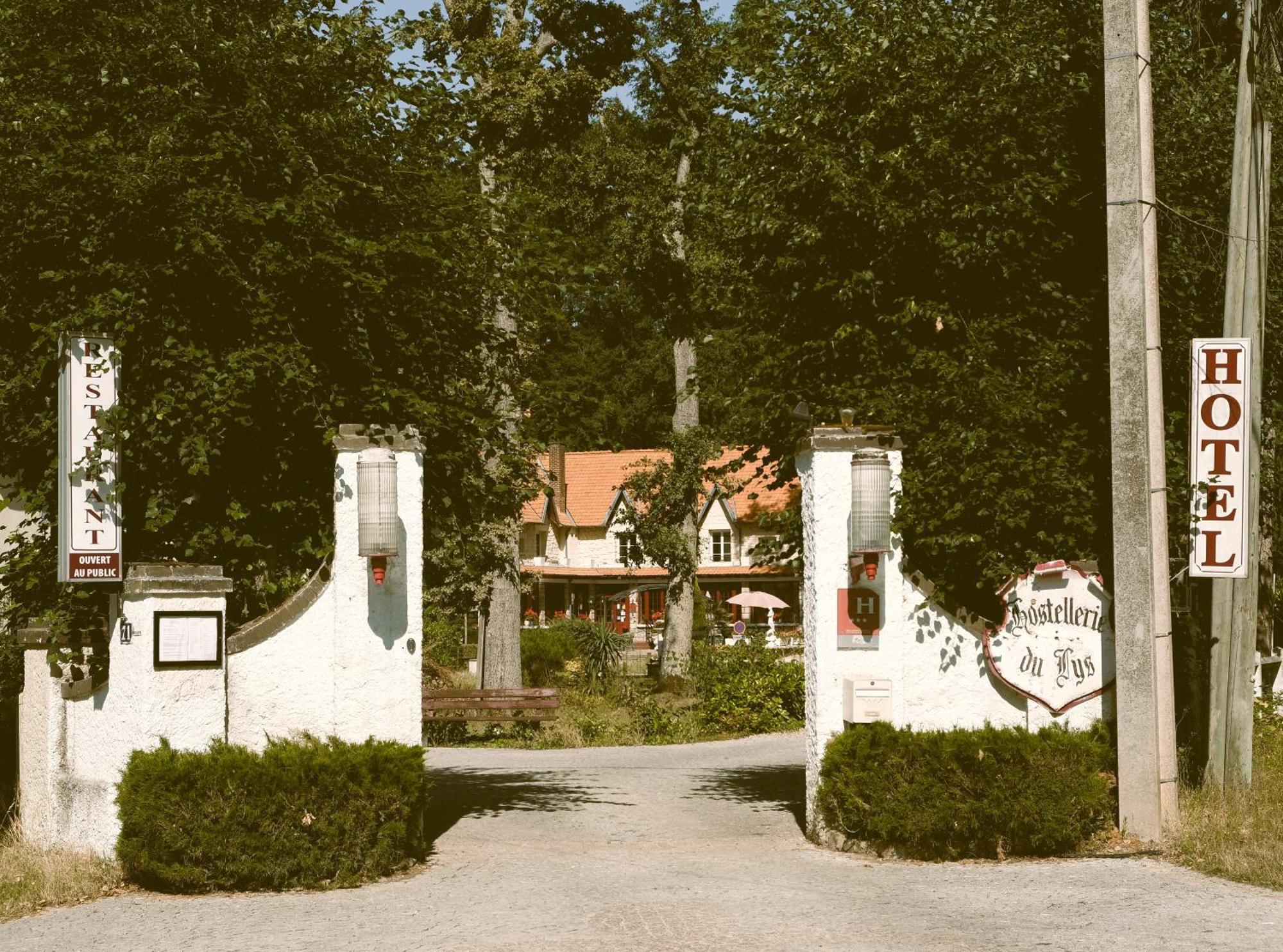 Hostellerie Du Lys Lamorlaye ภายนอก รูปภาพ