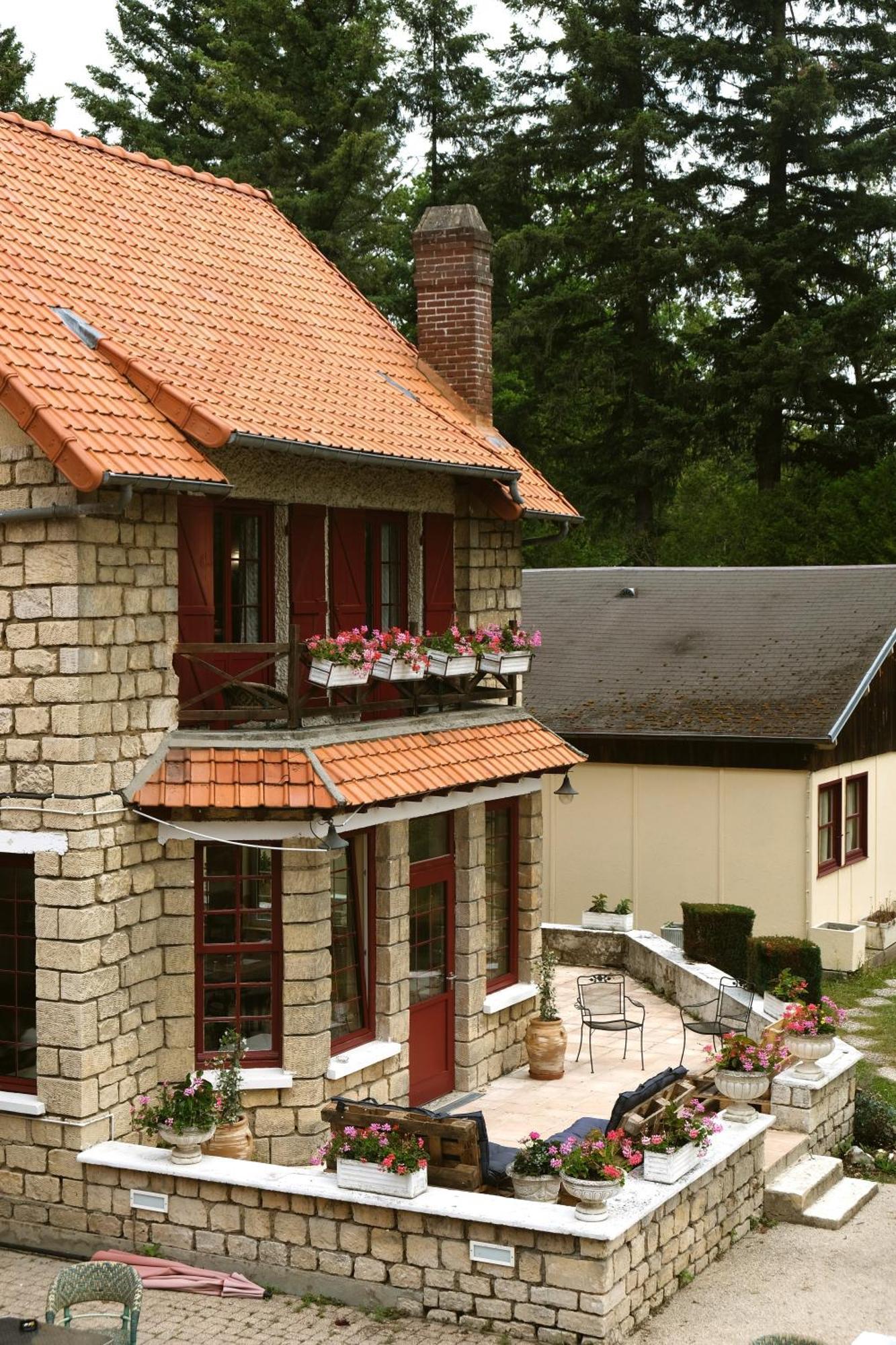 Hostellerie Du Lys Lamorlaye ภายนอก รูปภาพ