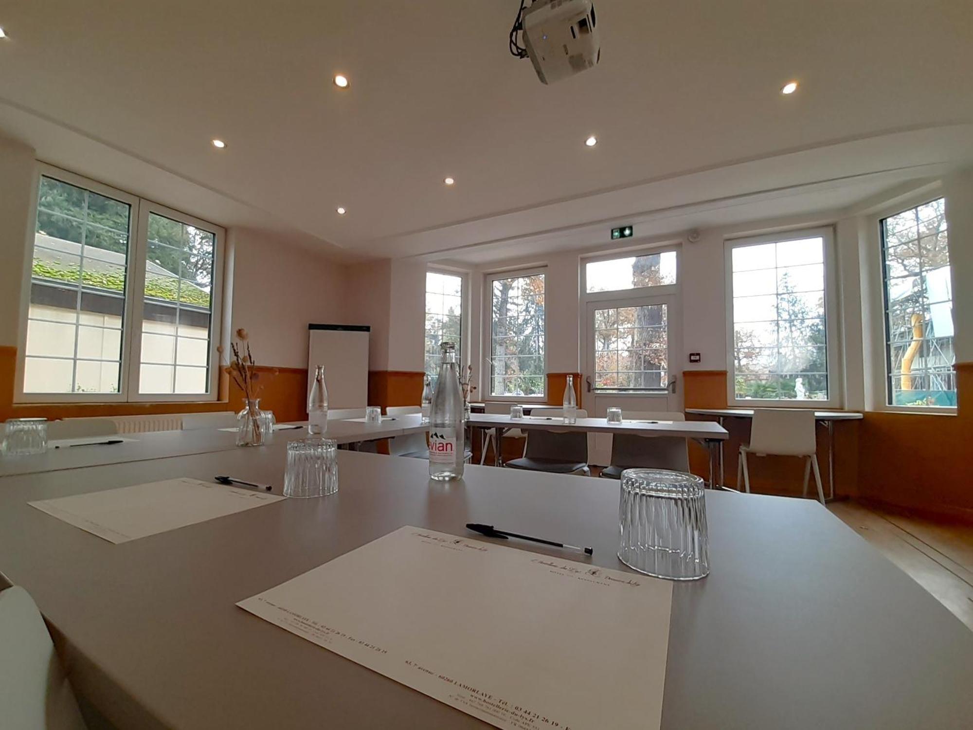Hostellerie Du Lys Lamorlaye ภายนอก รูปภาพ