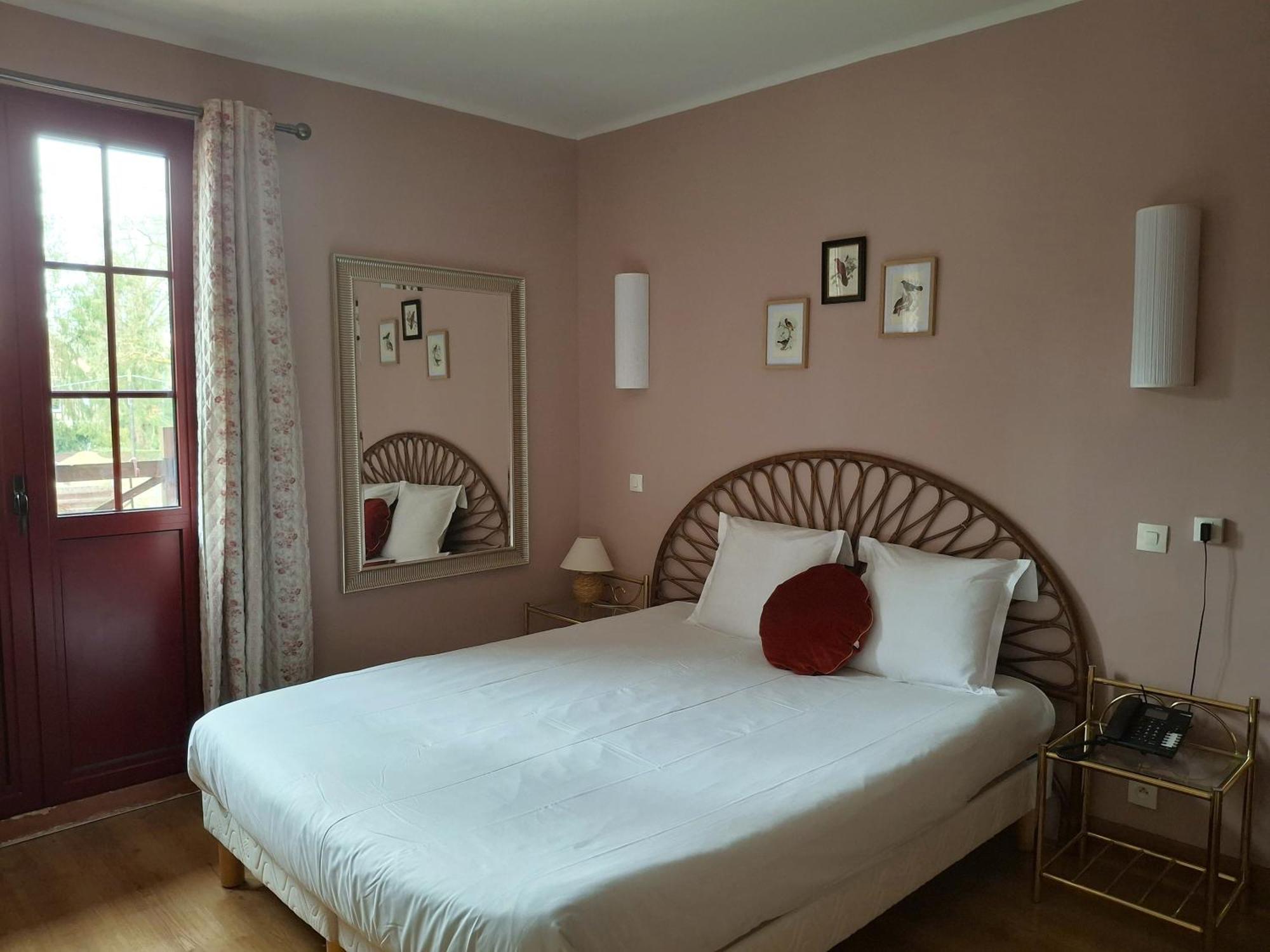 Hostellerie Du Lys Lamorlaye ภายนอก รูปภาพ