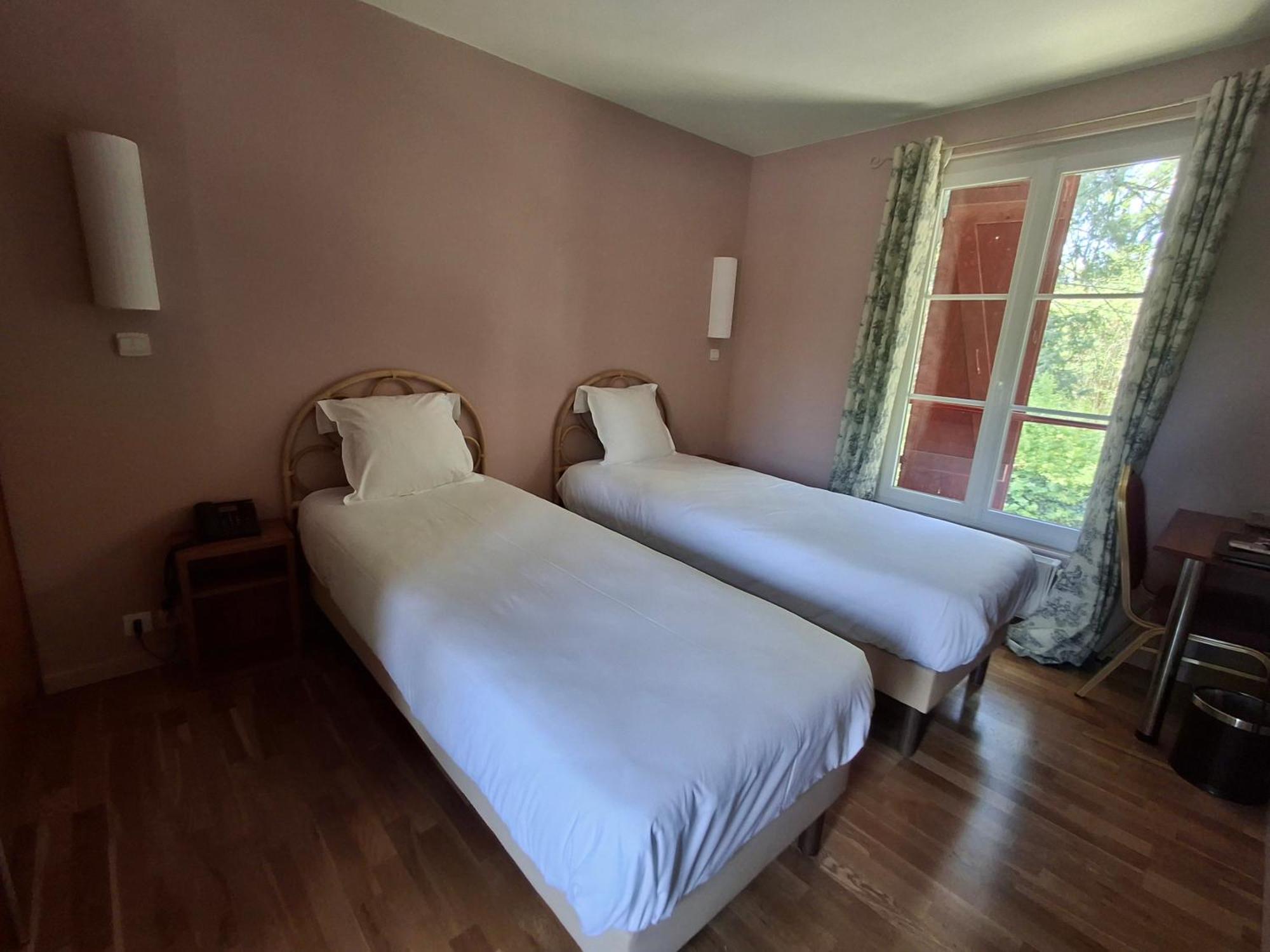 Hostellerie Du Lys Lamorlaye ภายนอก รูปภาพ