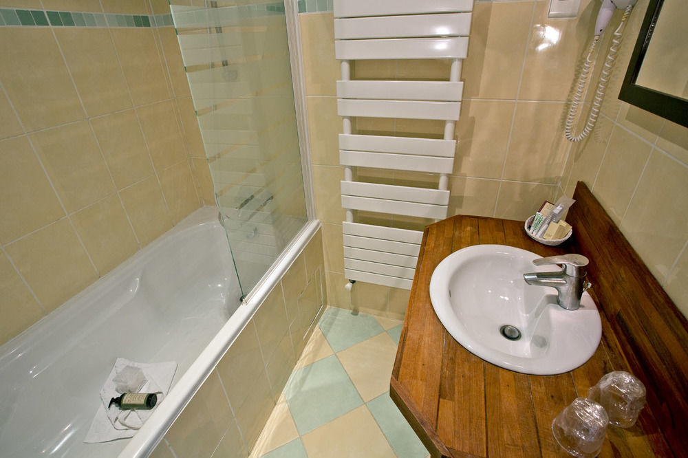 Hostellerie Du Lys Lamorlaye ภายนอก รูปภาพ