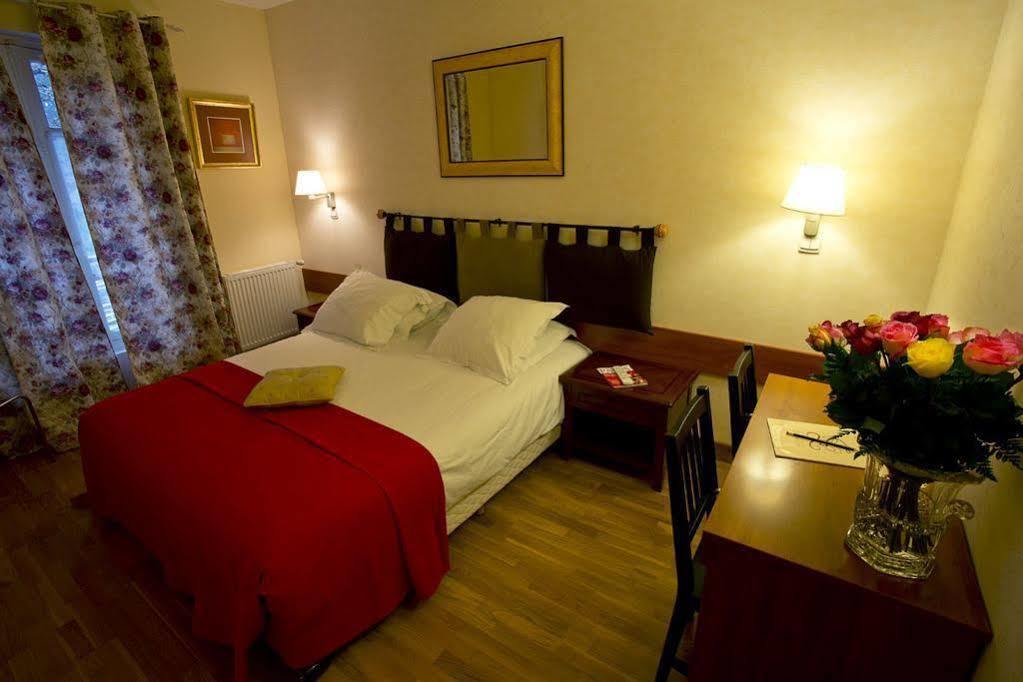 Hostellerie Du Lys Lamorlaye ภายนอก รูปภาพ