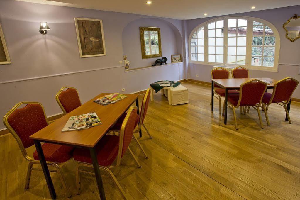 Hostellerie Du Lys Lamorlaye ภายนอก รูปภาพ